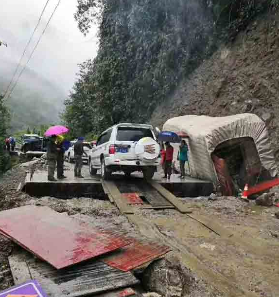 實時路況報道：墨脫連降大雨，路基垮塌，交通管制一周！